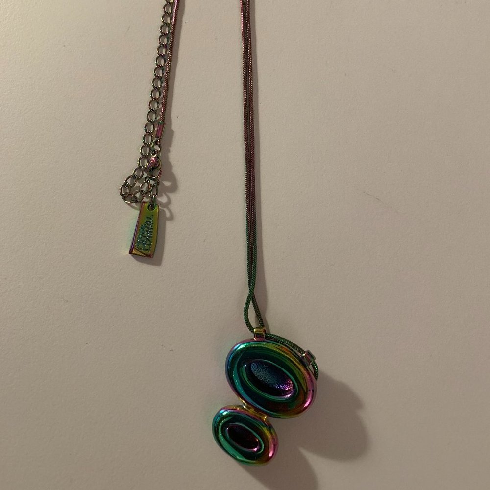 Iridescent Pendent With Matching Chain - image 2